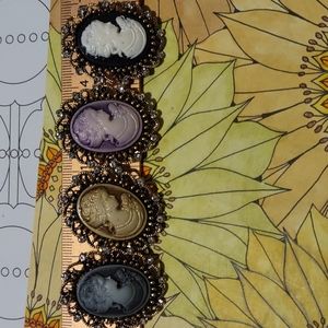 Gold cameos in different colors